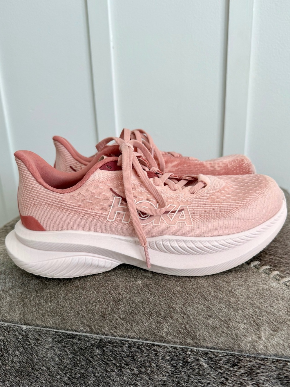 HOKA MACH 6 WIDE RUNNING SHOES PINK ROSE LATTE BLUSH WOMEN SIZE 6D